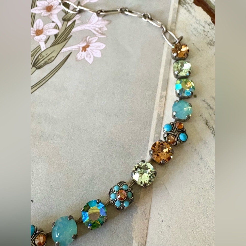 Like NEW!! Mariana Earth Tone Crystal Necklace Earrings Set - Picture 4 of 9